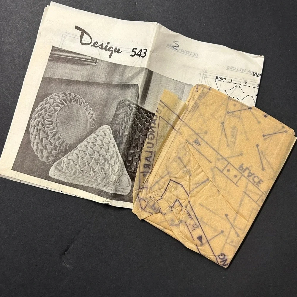 Vintage 1940s-60s Laura Wheeler Smocking Pillow Pattern 543 OS Mid Century Decor